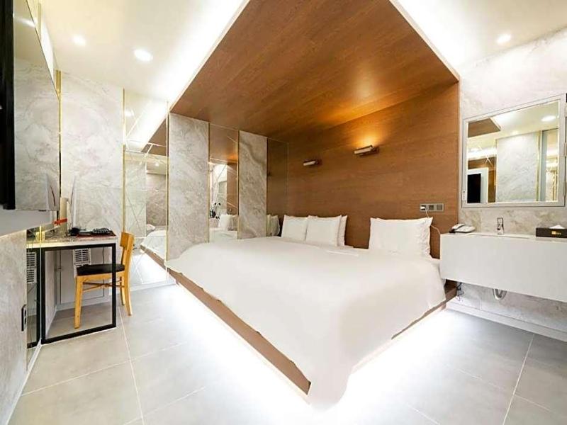 Ytt Motel image