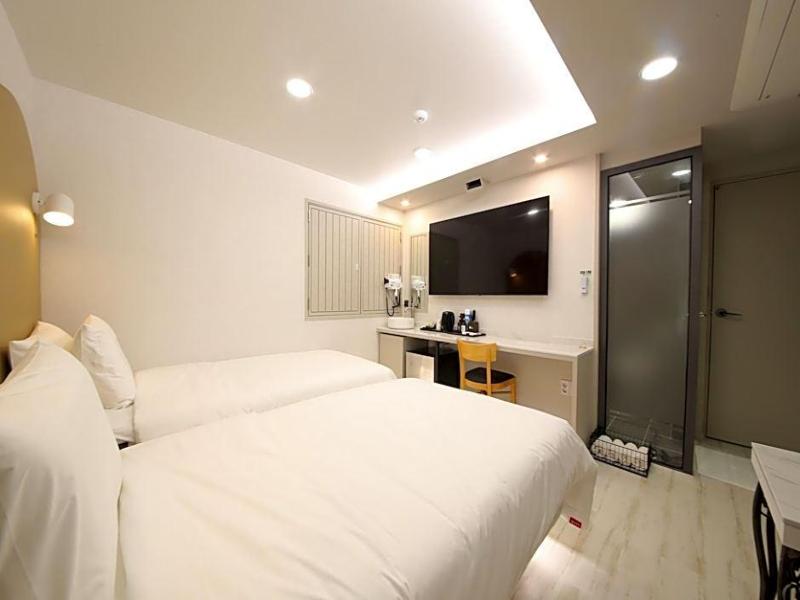 Ytt Motel image