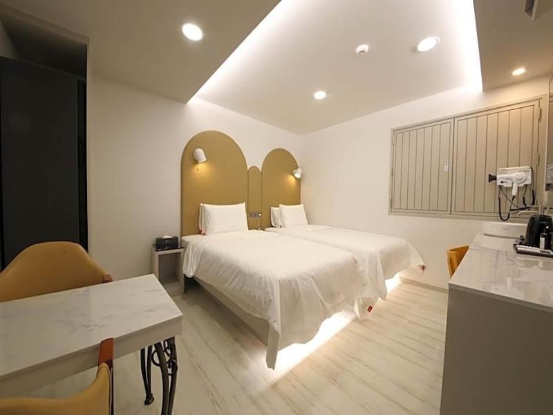 Ytt Motel image