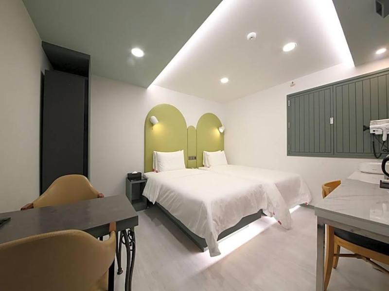 Ytt Motel image