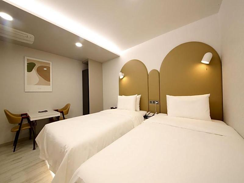 Ytt Motel image