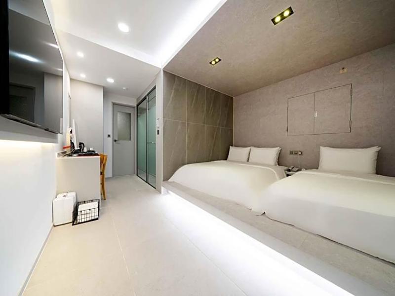 Ytt Motel image