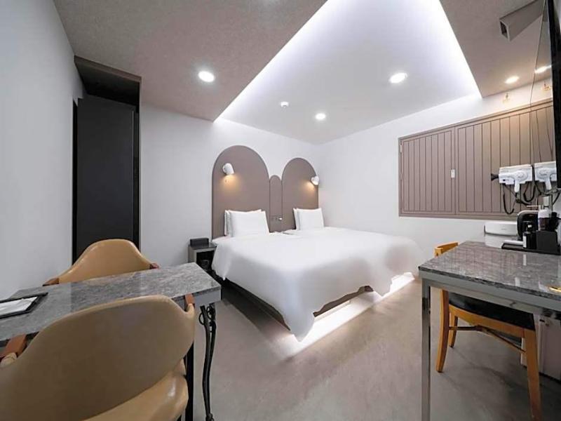 Ytt Motel image