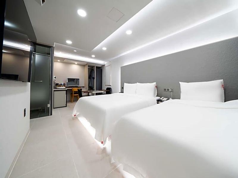 Ytt Motel image