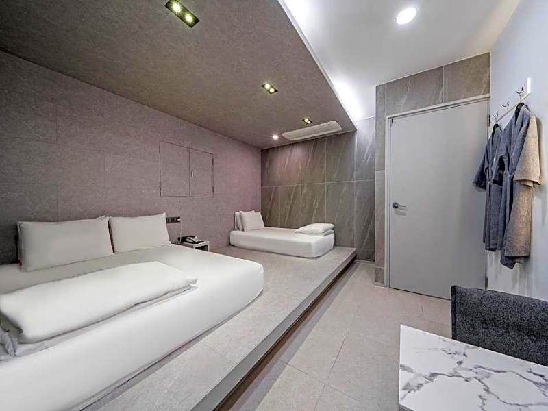 Ytt Motel image