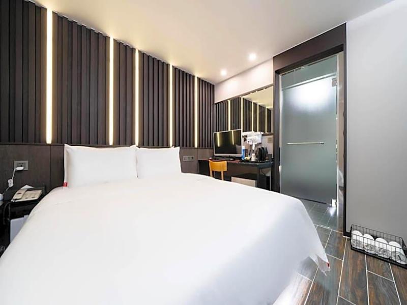 Ytt Motel image
