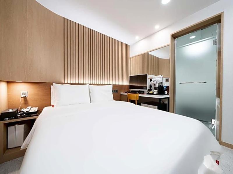 Ytt Motel image