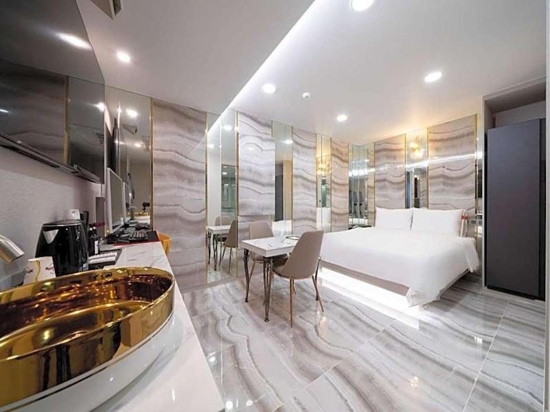 Ytt Motel image