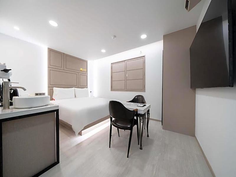 Ytt Motel image