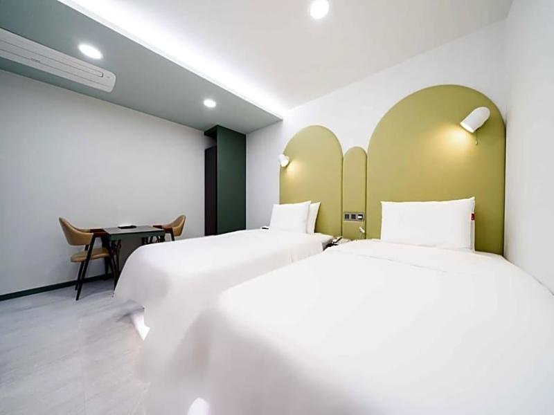 Ytt Motel image