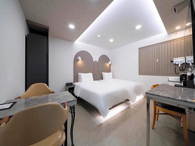 Ytt Motel image