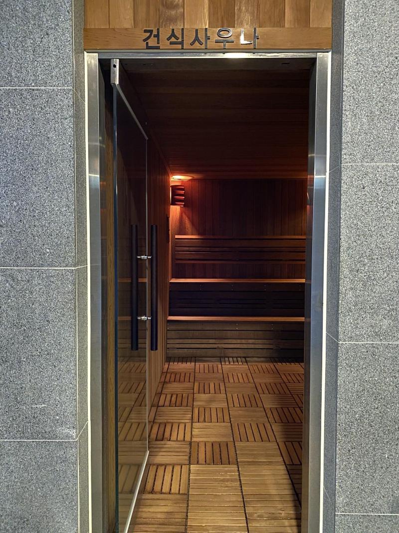 Hotel International image