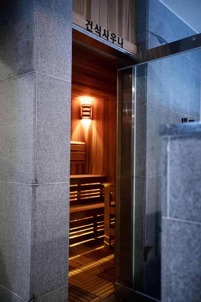 Hotel International image