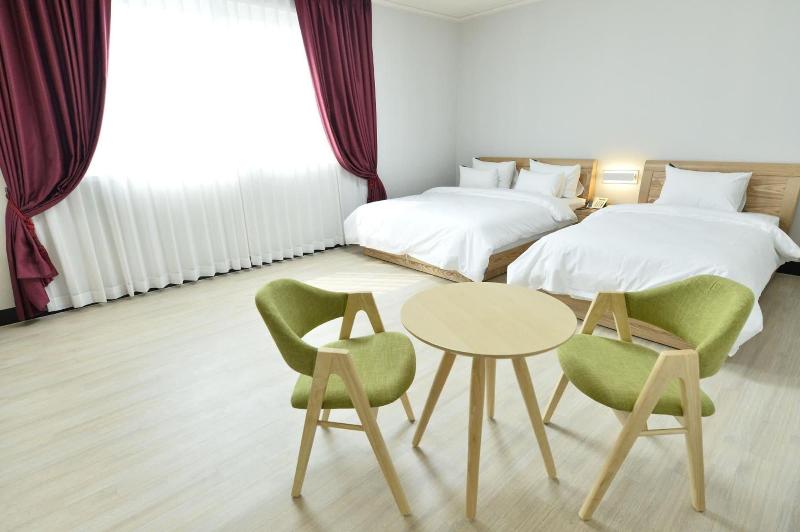Gwangju Tourist Hotel image