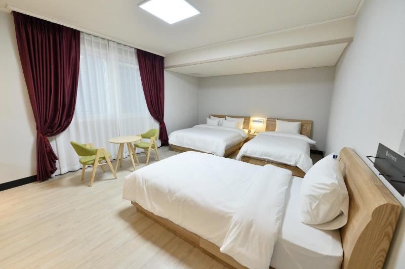 Gwangju Tourist Hotel image