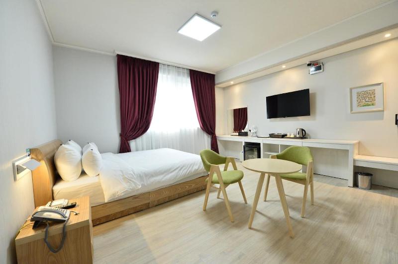 Gwangju Tourist Hotel image