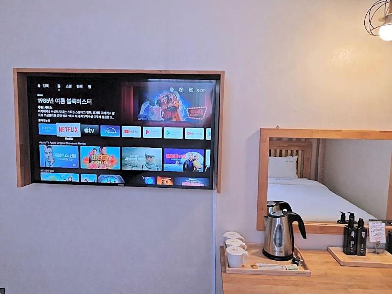 Hotel Elin image