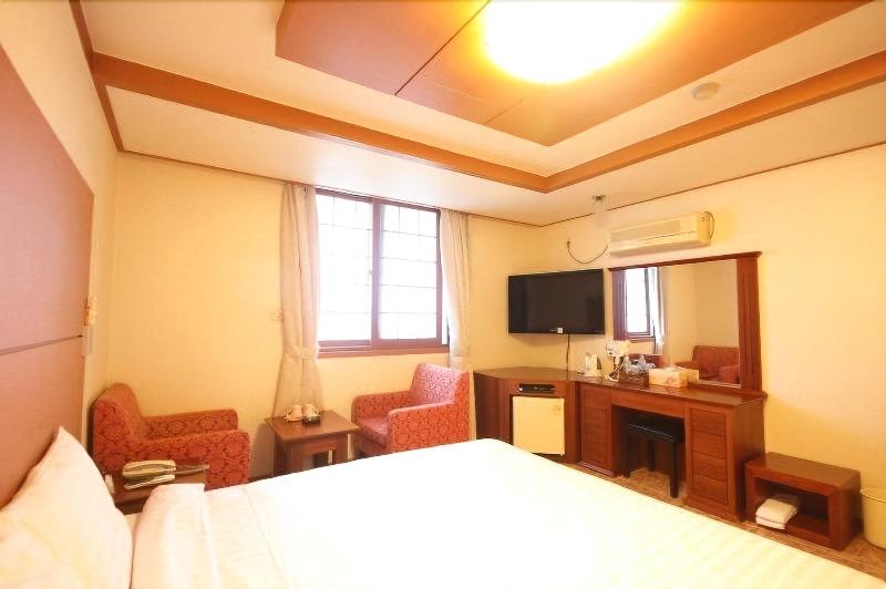 Major Hotel image