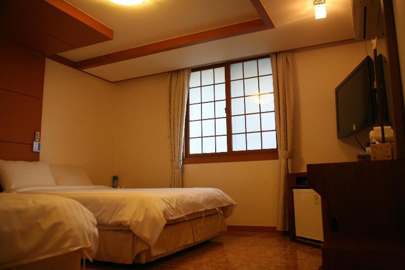 Major Hotel image