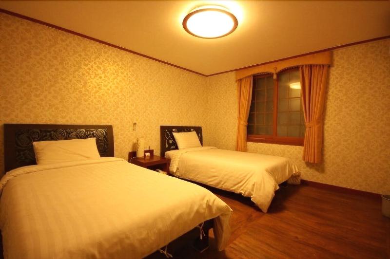 Major Hotel image