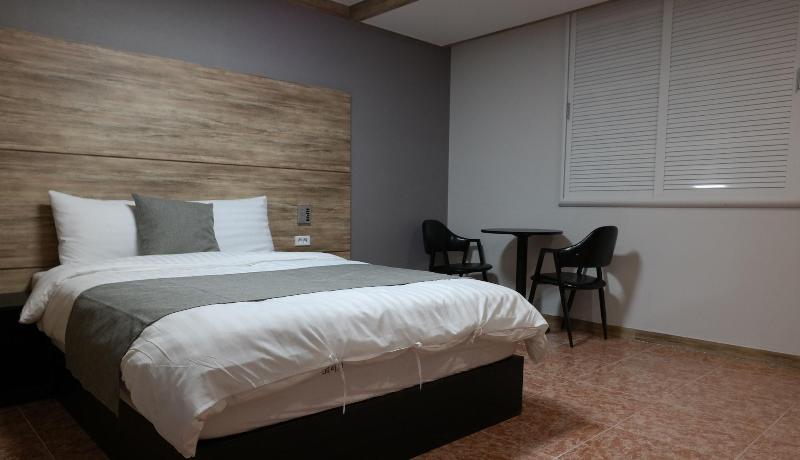 Major Hotel image