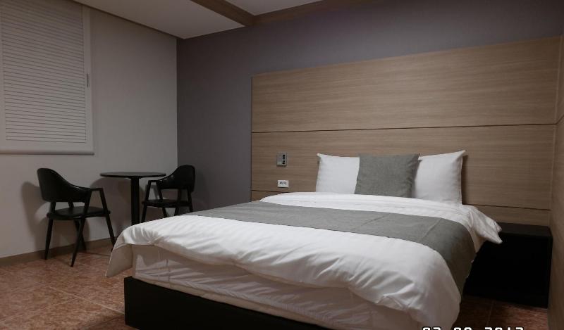 Major Hotel image