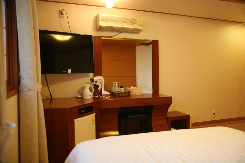 Major Hotel image