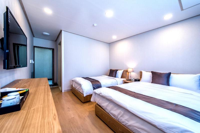 Zamong Hotel image
