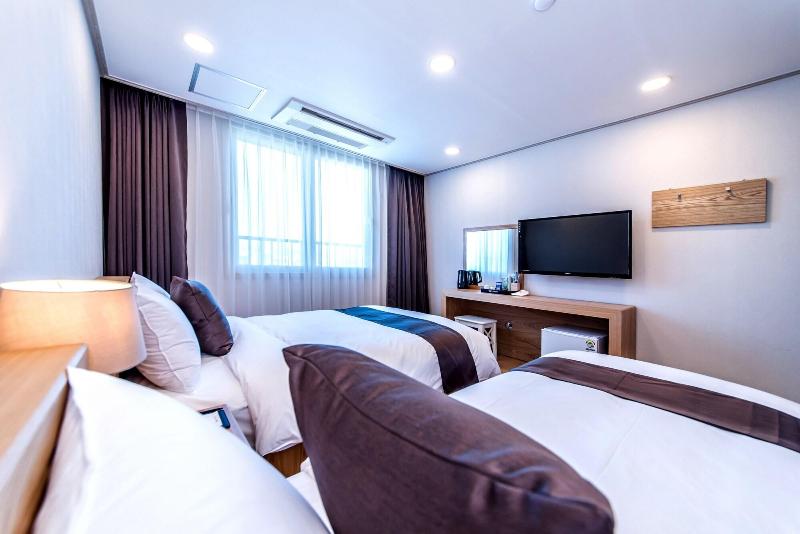 Zamong Hotel image
