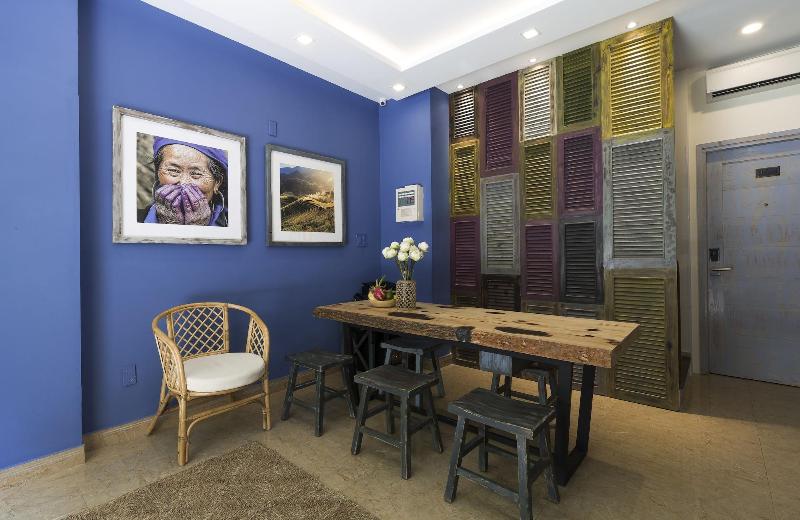 Urban Lodge Hotel Hostel image