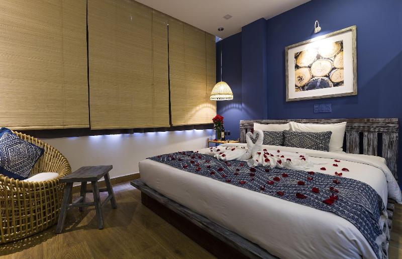 Urban Lodge Hotel Hostel image