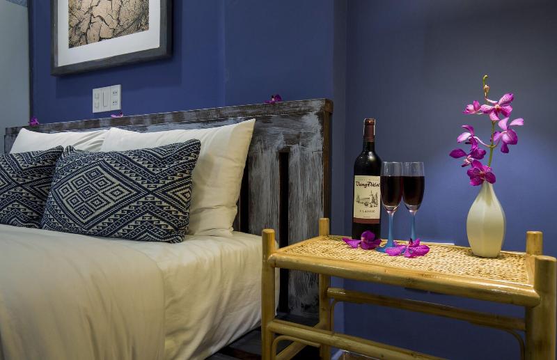 Urban Lodge Hotel Hostel image