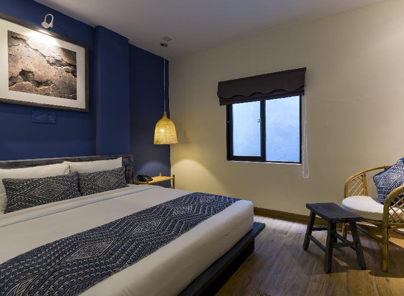 Urban Lodge Hotel Hostel image