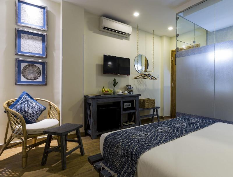 Urban Lodge Hotel Hostel image