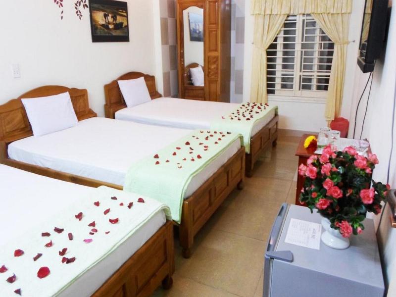 Lucky House Hotel image