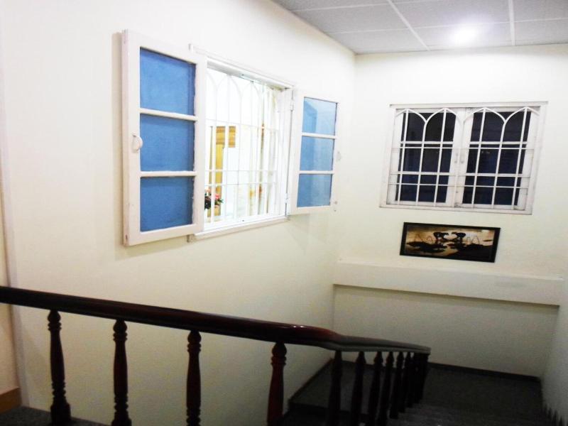 Lucky House Hotel image