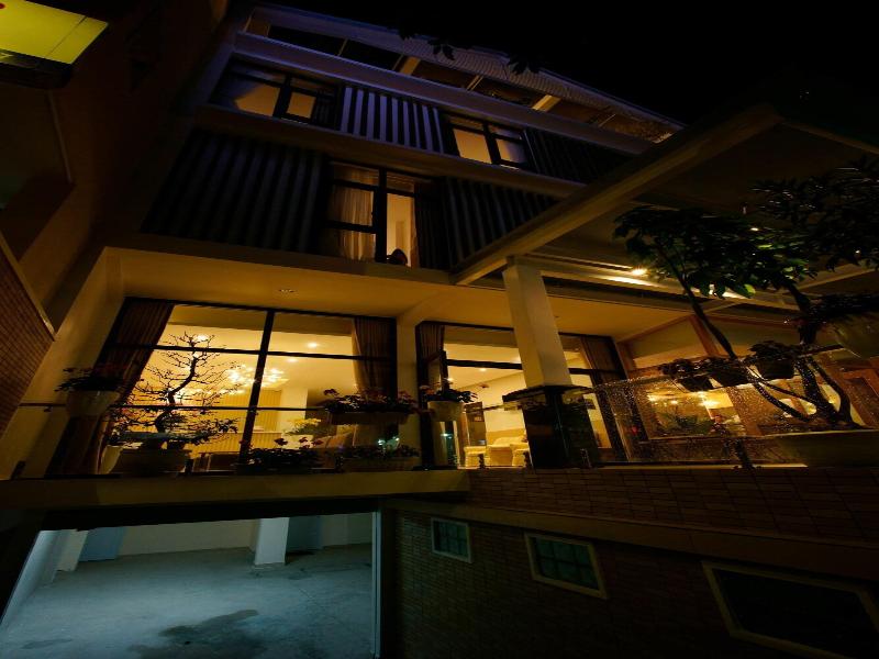 Mille Fleurs Hotel image