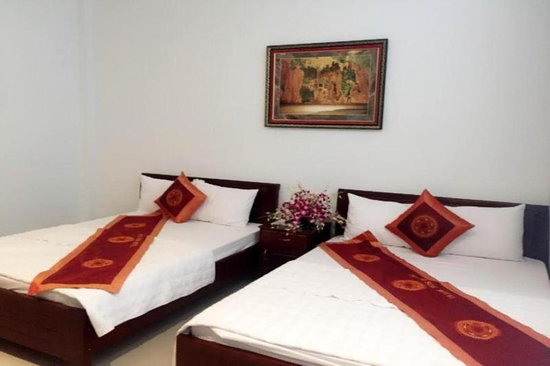 FAMILY ROOM DELUXE TWO QUEEN BEDS