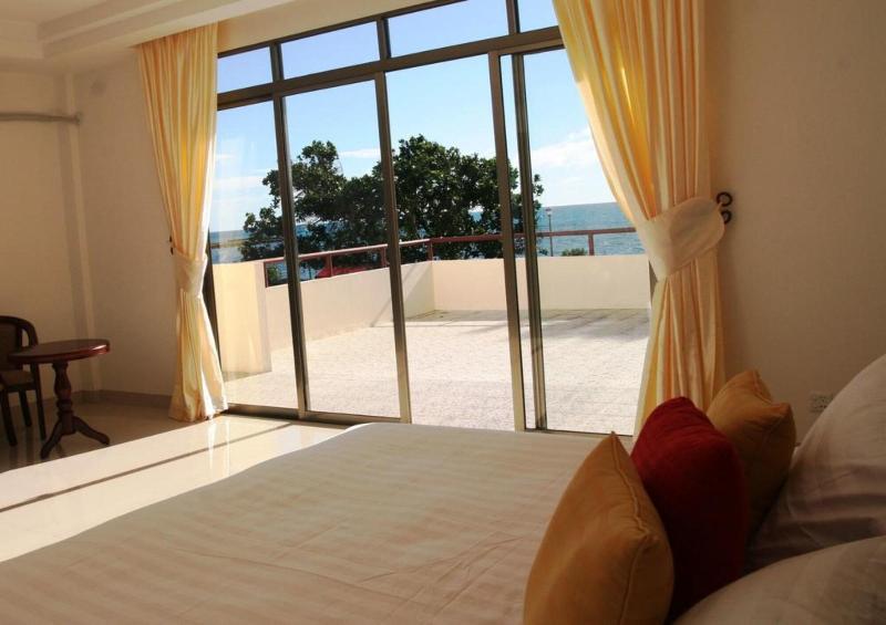 Emerald Hotel image
