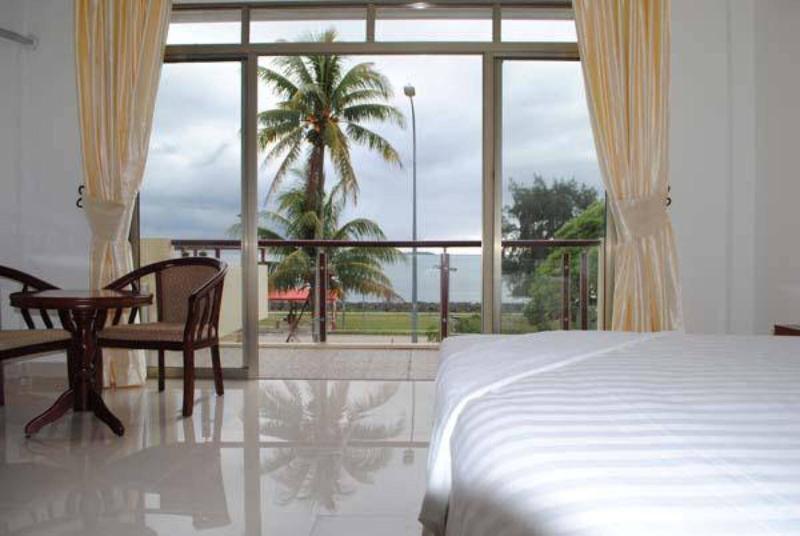 Emerald Hotel image