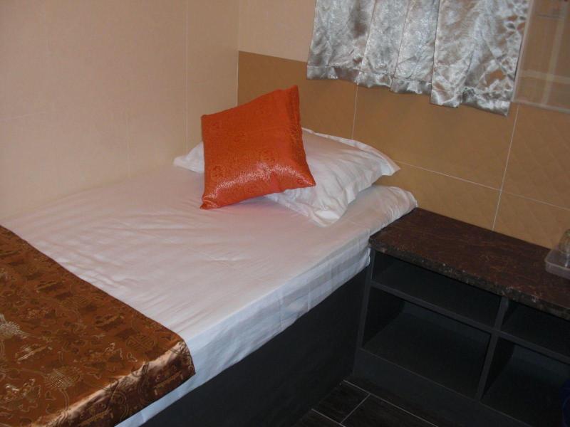 Empire Commercial Hotel image