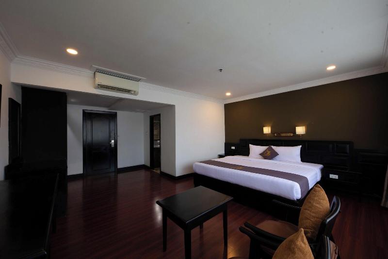 Azumaya Hotel Phnom Penh image