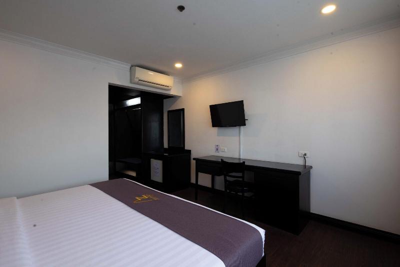 Azumaya Hotel Phnom Penh image
