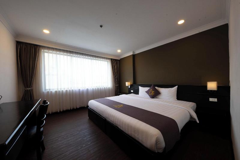 Azumaya Hotel Phnom Penh image