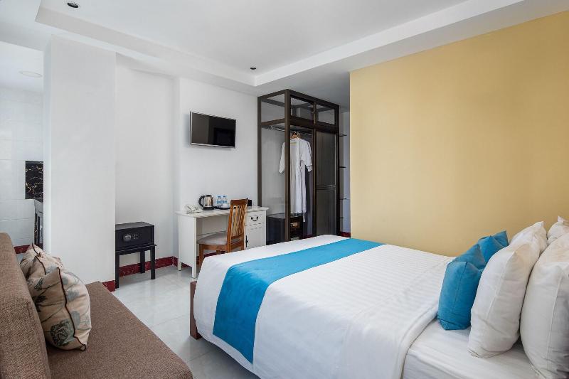 Botum Palace Hotel image