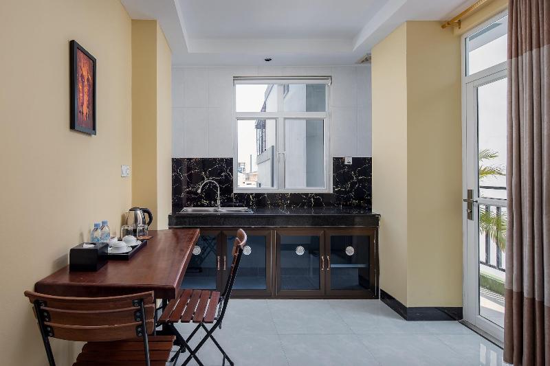 Botum Palace Hotel image