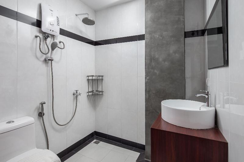 Botum Palace Hotel image