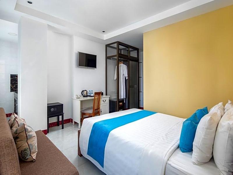 Botum Palace Hotel image
