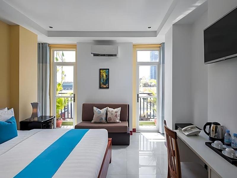 Botum Palace Hotel image