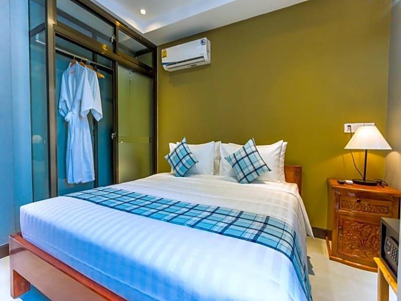 Botum Palace Hotel image